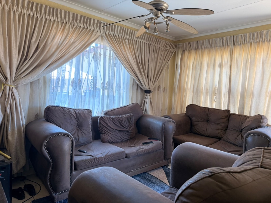 2 Bedroom Property for Sale in Tlhabane West North West